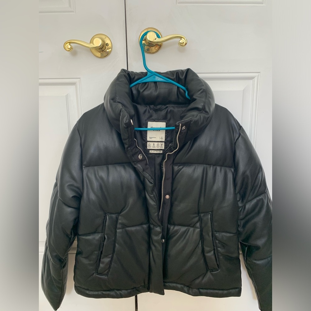 Like new! Abercrombie and Fitch mini puffer